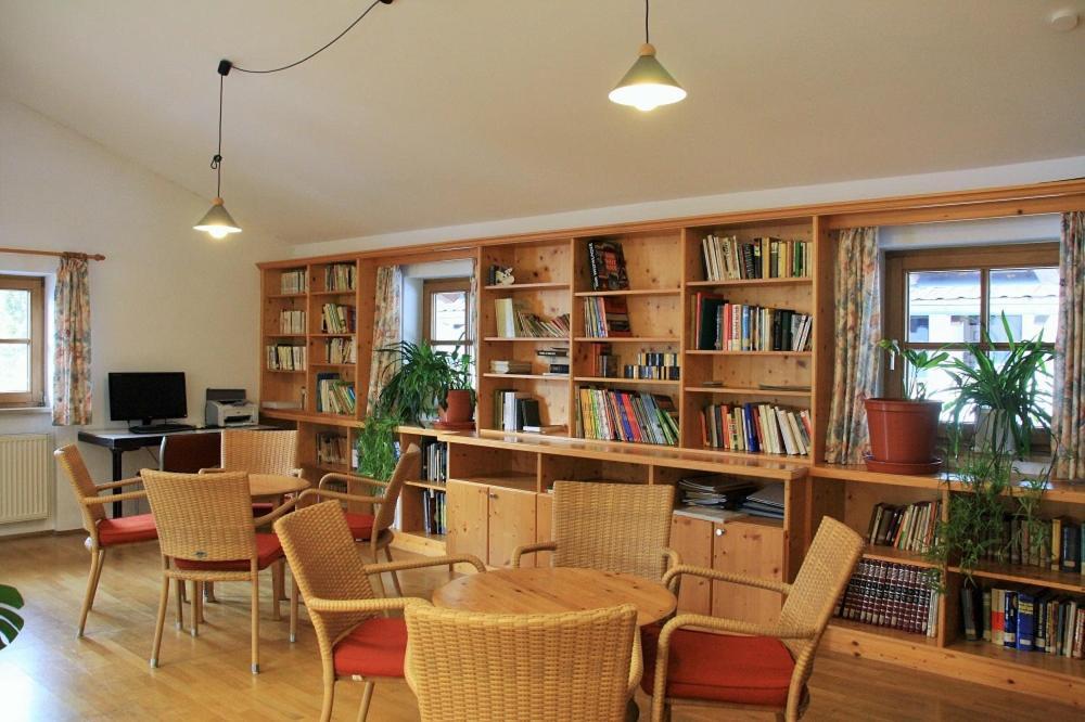 Seminarhaus Grainau Hostel Bagian luar foto